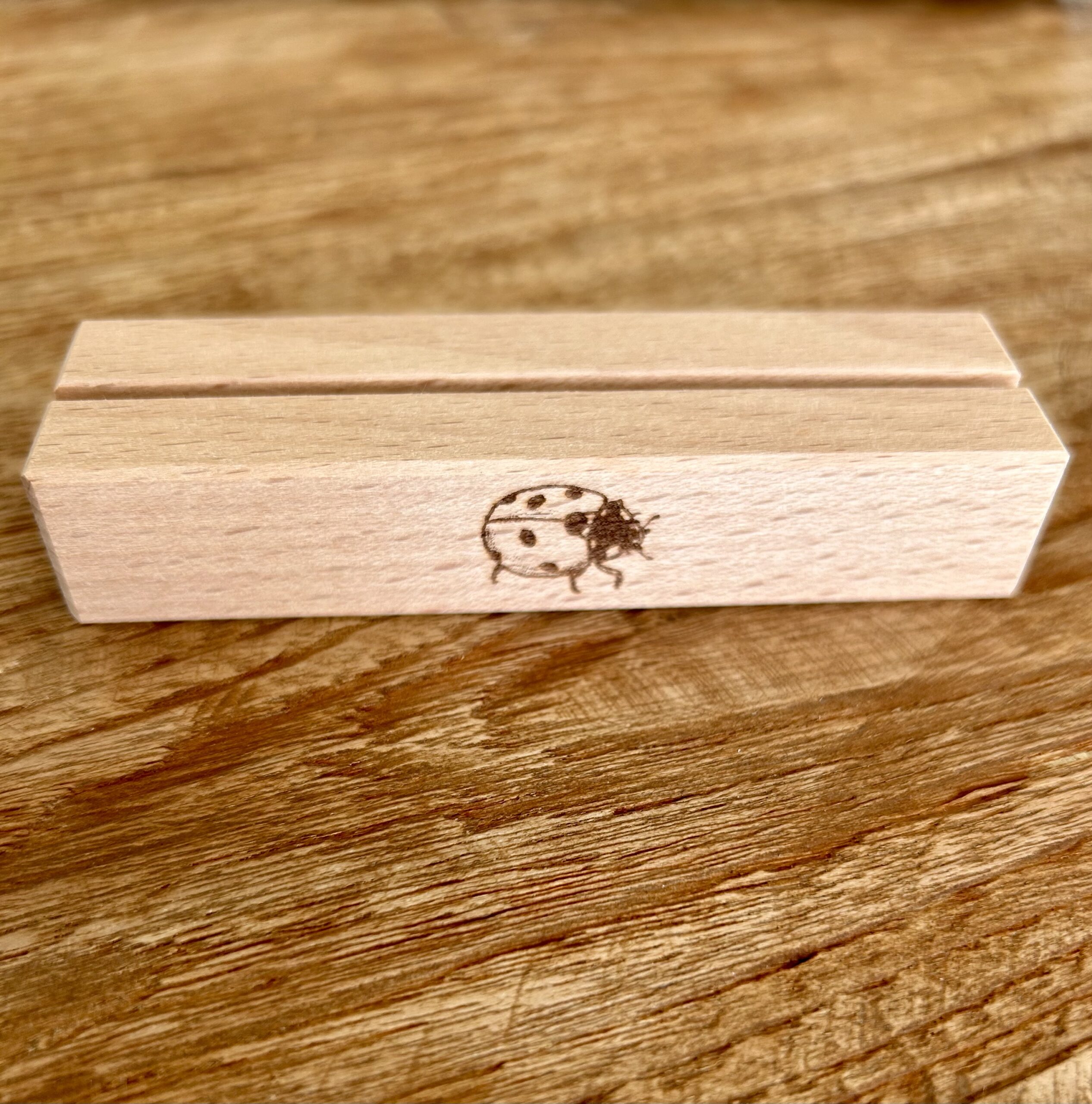 Kartenhalter mit Lasergravur – Bild 3