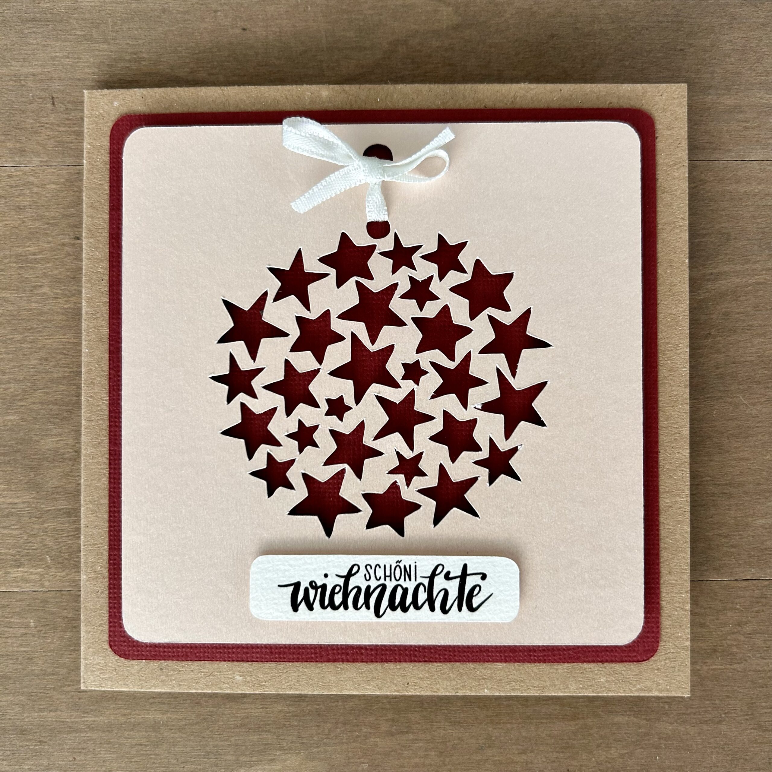 Weihnachtskugel mit Sternenglanz – Bild 9