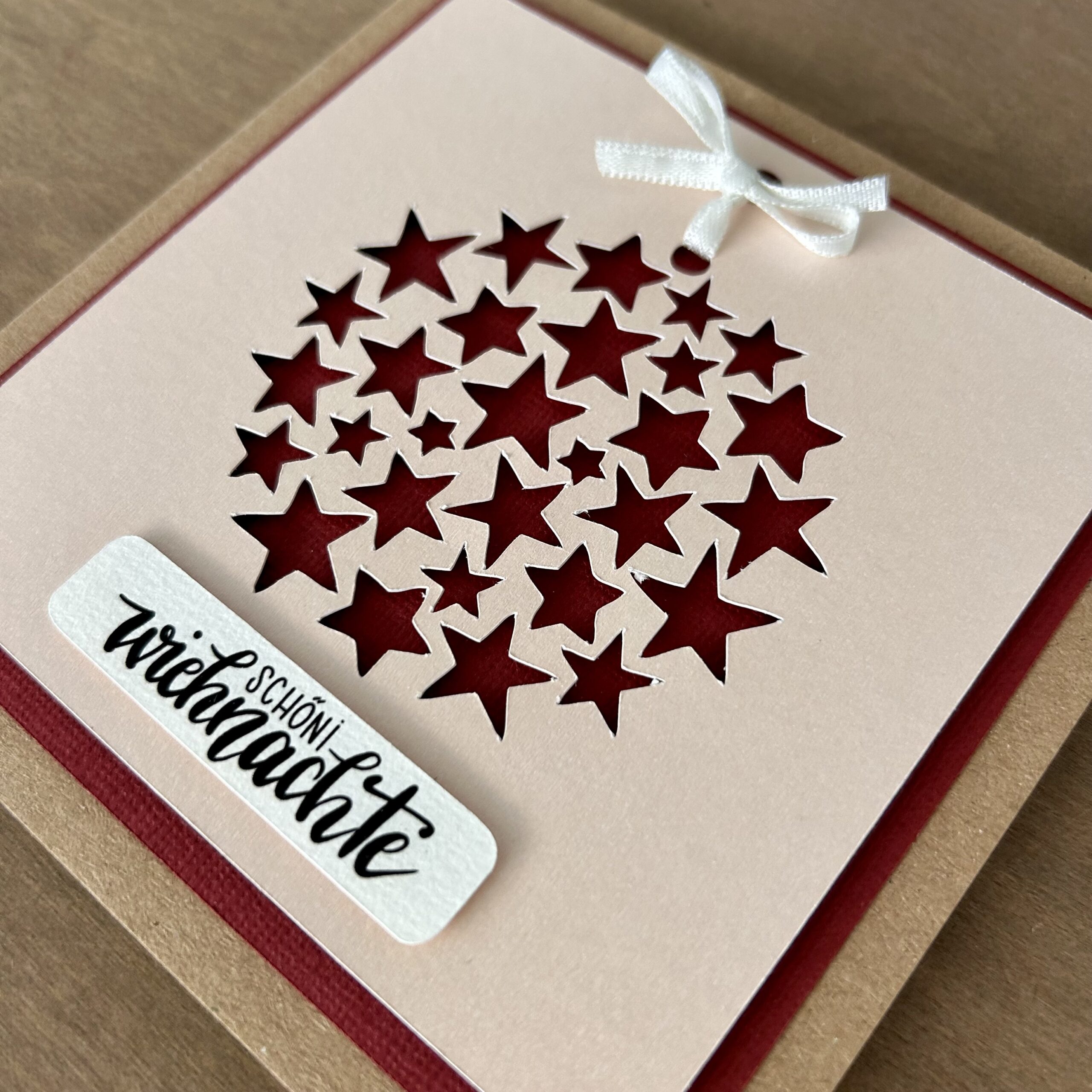 Weihnachtskugel mit Sternenglanz – Bild 10